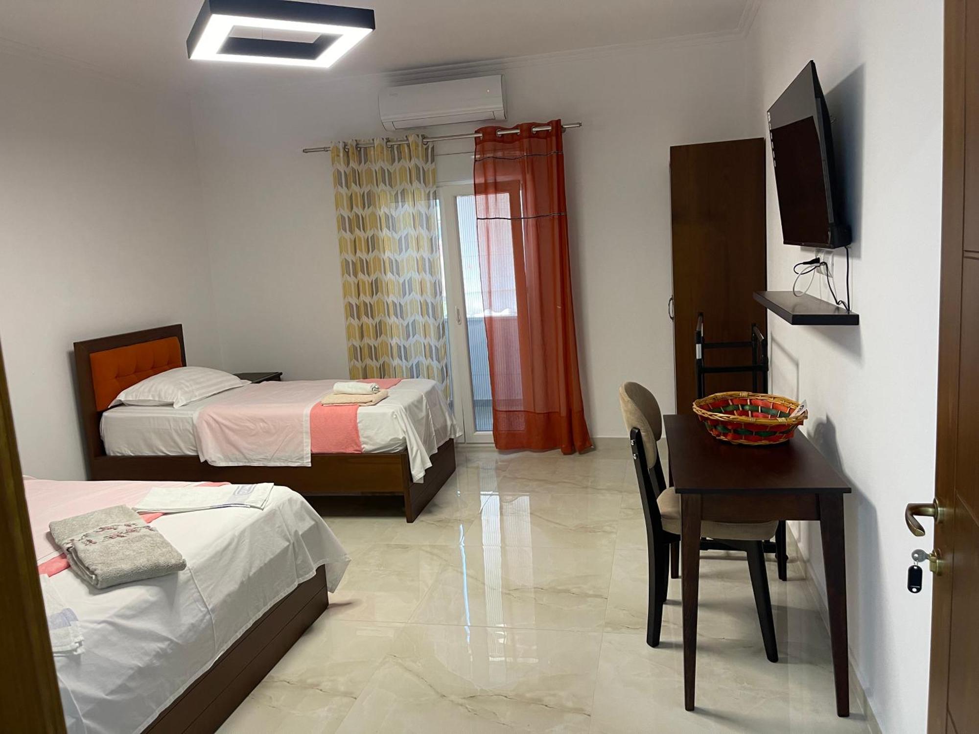 Hotel Vila C Plus Plus Berat Exterior photo
