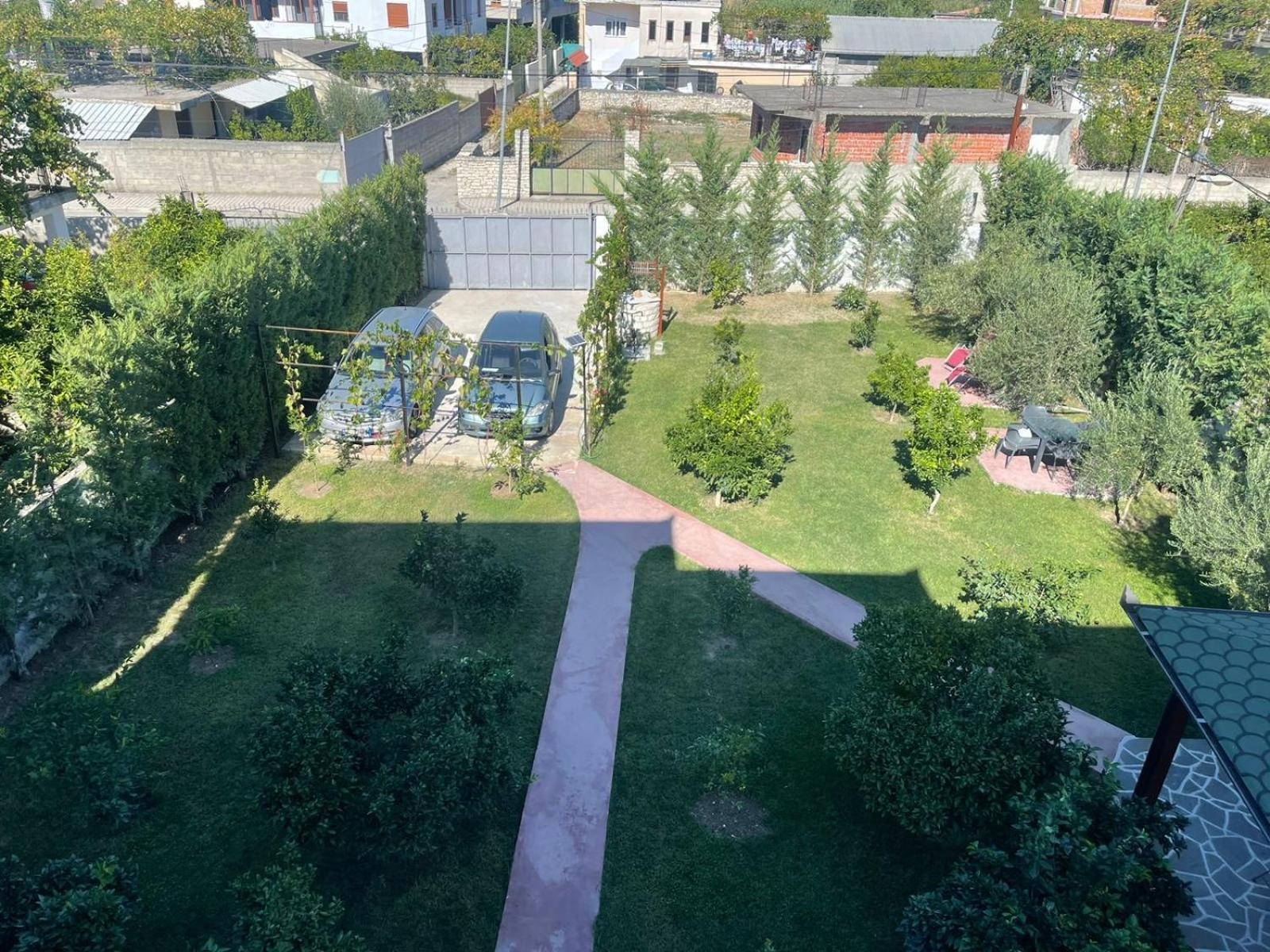 Hotel Vila C Plus Plus Berat Exterior photo