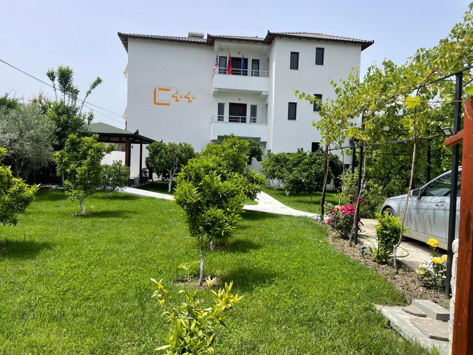 Hotel Vila C Plus Plus Berat Exterior photo